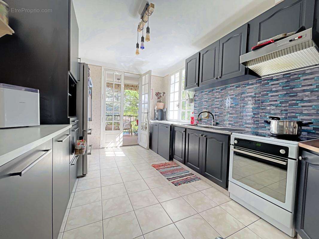 Maison à GREOUX-LES-BAINS