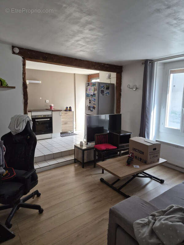 Appartement à AULNAY-SUR-MAULDRE