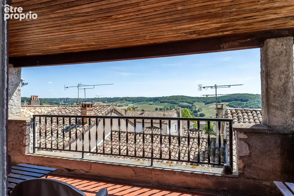 Maison de village en pierre avec jardin-cour et vue - photo 2