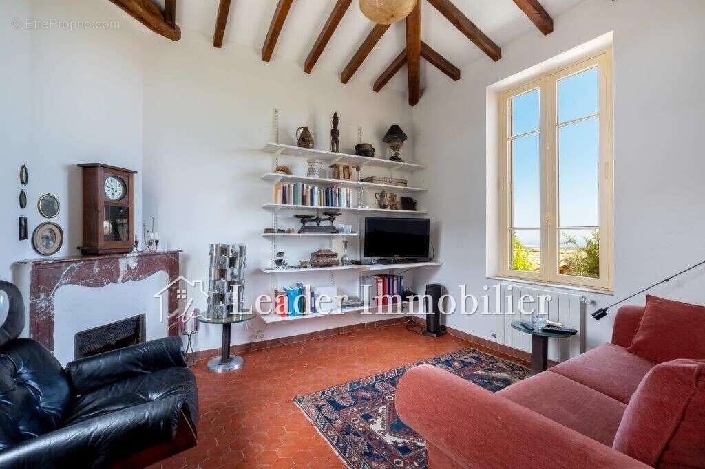 Maison à TOURRETTES-SUR-LOUP