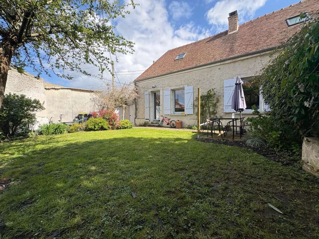 Maison à JOUY-LE-CHATEL