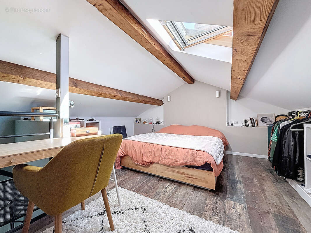 Appartement à LENTILLY