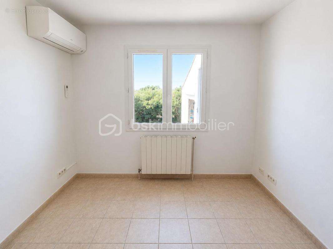 Maison à MOUSSAN