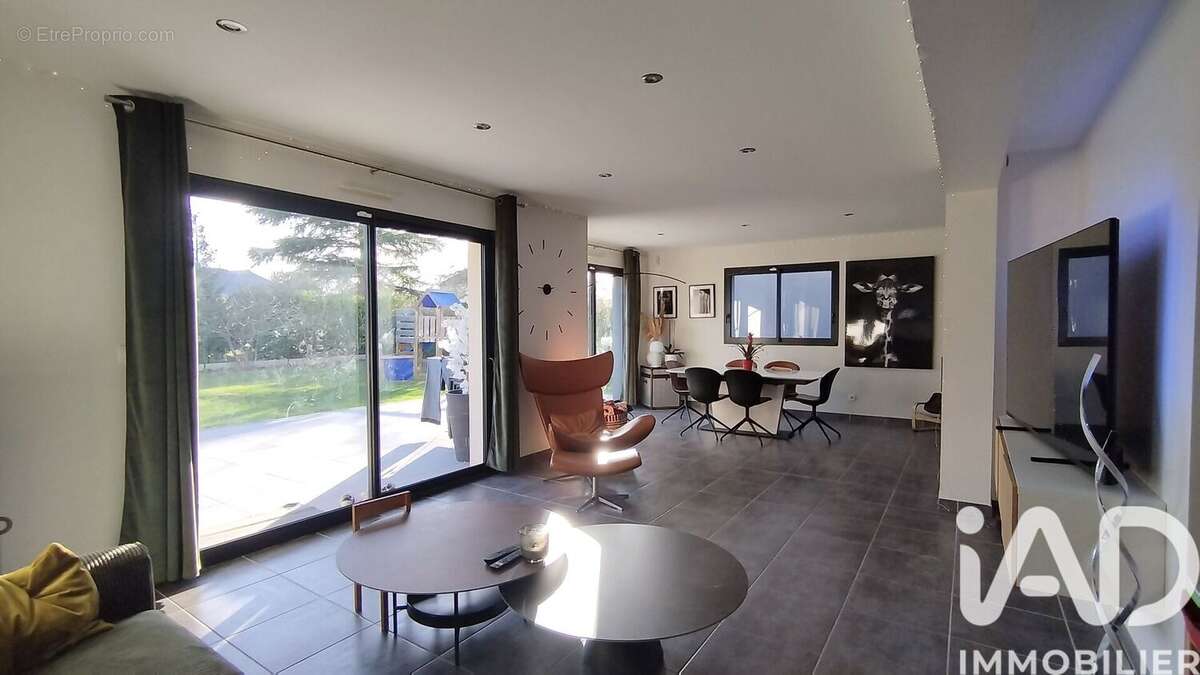 Photo 2 - Maison à GRAND-COURONNE