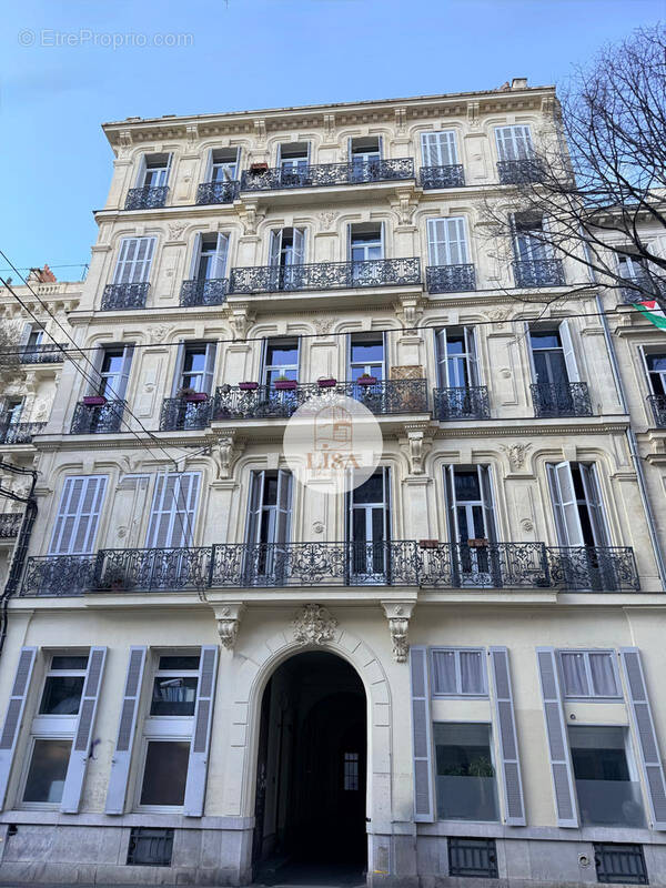 Appartement à MARSEILLE-1E