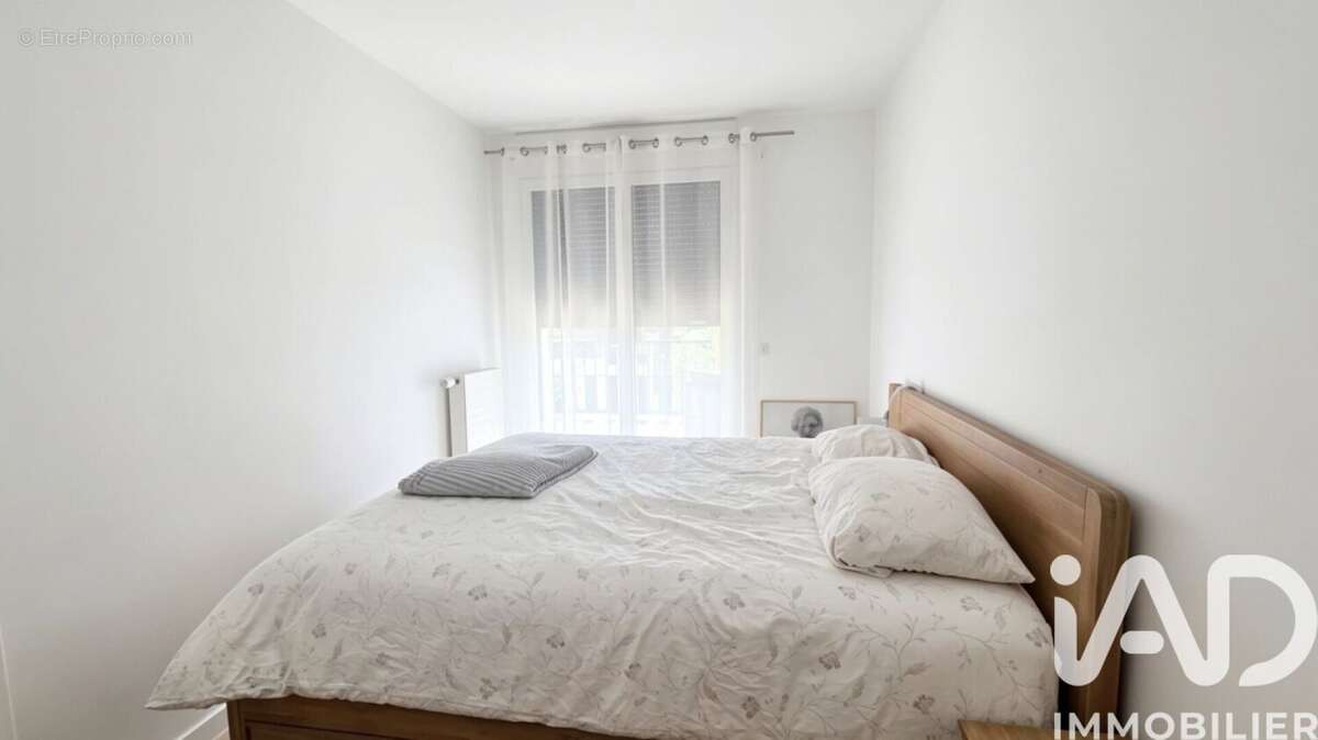 Photo 3 - Appartement à COURBEVOIE
