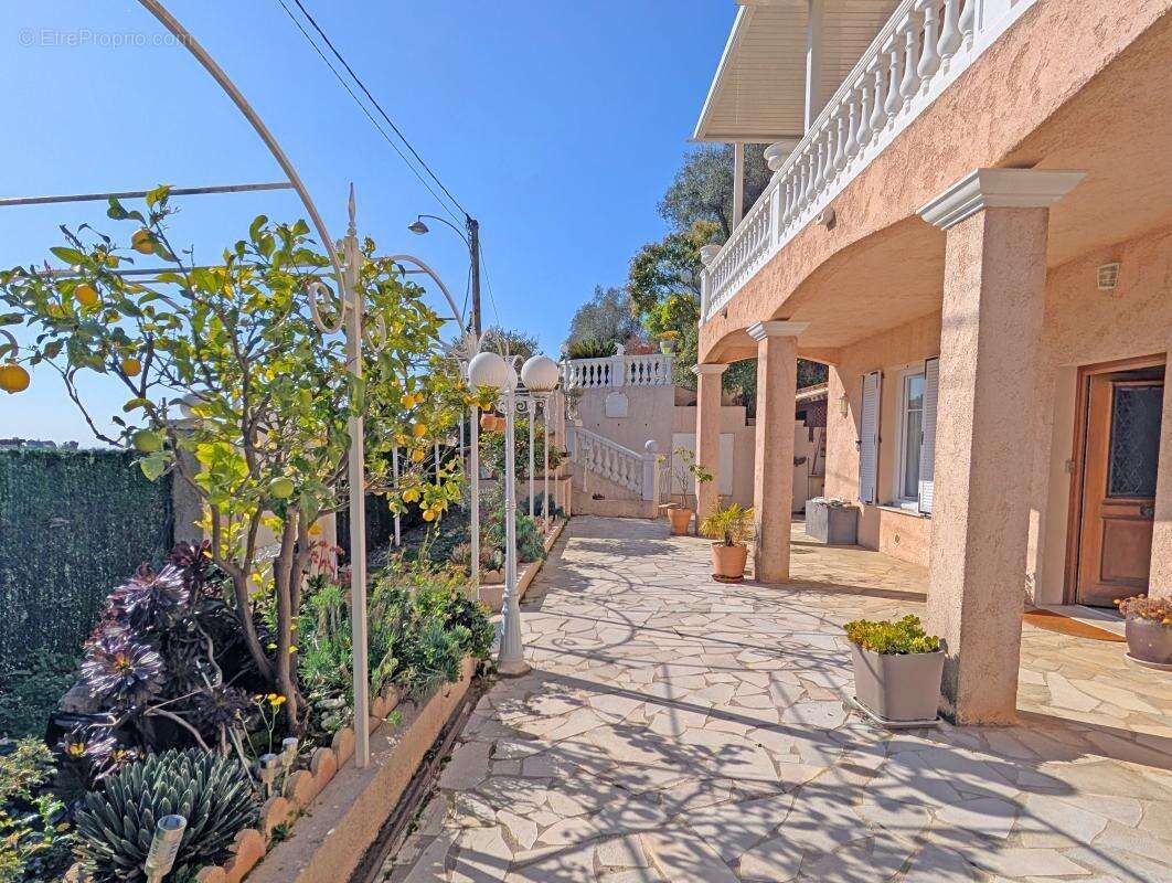 Nice Saint-Pancrace : Villa 4 chambres avec piscine - photo 5