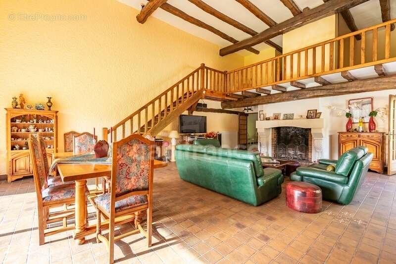 Maison à CHEZY-SUR-MARNE