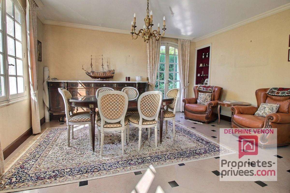 Exclusivité - Maison sur un terrain constructible de 2 300 m² à 2 pas du centre ville et des écoles à Châteauneuf Sur Loire - photo 4