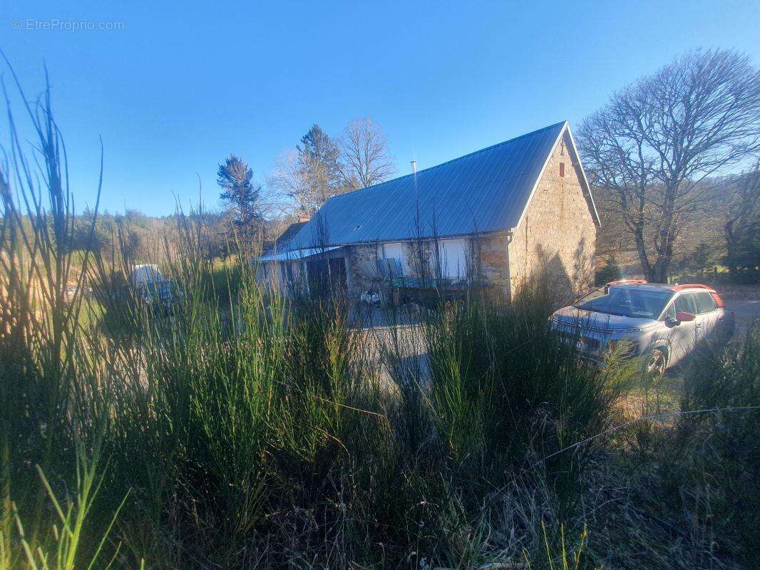 Maison à VERNEUGHEOL