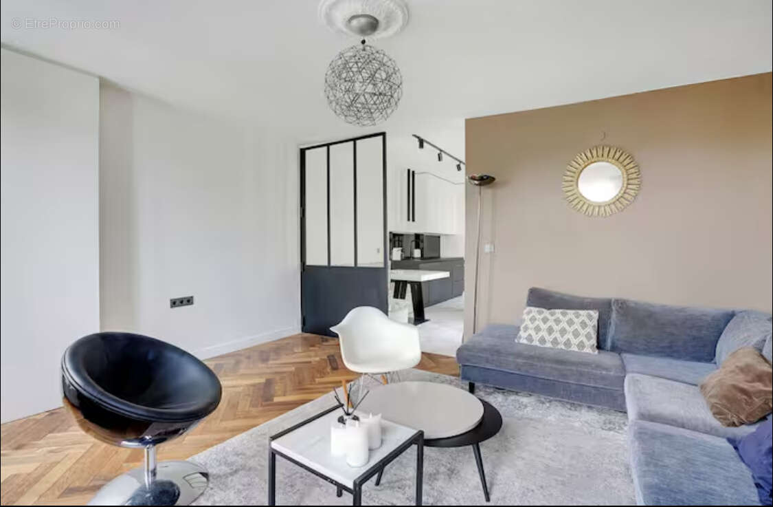 Paris 3éme - Square du Temple -  Appartement  2 pièces avec balcon - photo 2