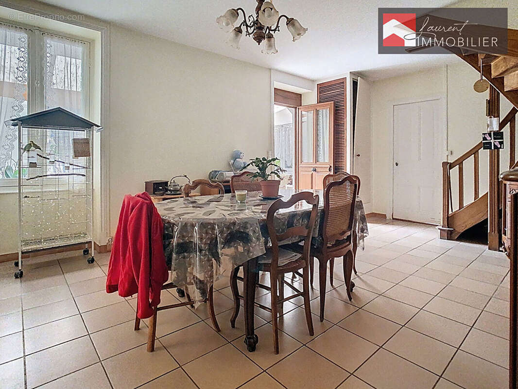 Maison à PONT-DE-VAUX