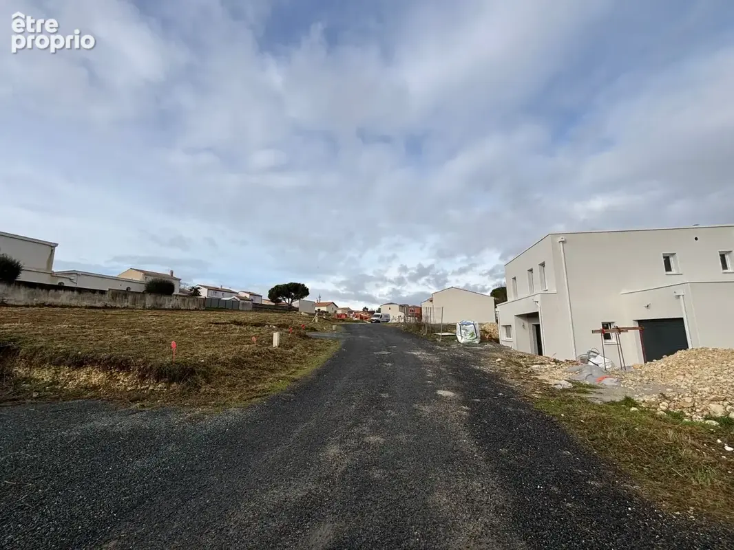 Terrain à bâtir de 481 m² à VAUX-SUR-MER (17) - photo 3