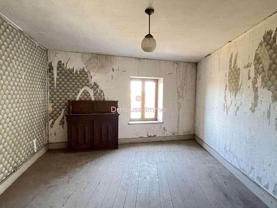 Appartement 300 m² à Escles  - photo 36