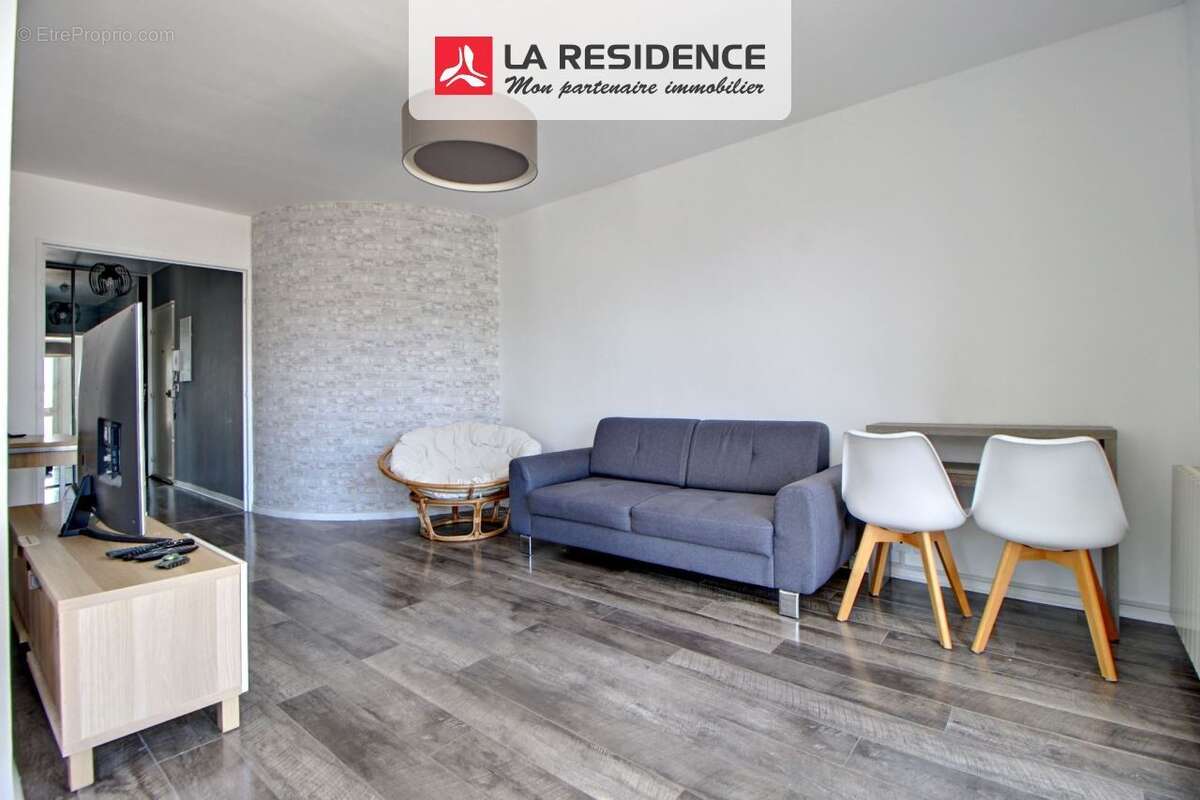 Appartement à VILLEPREUX