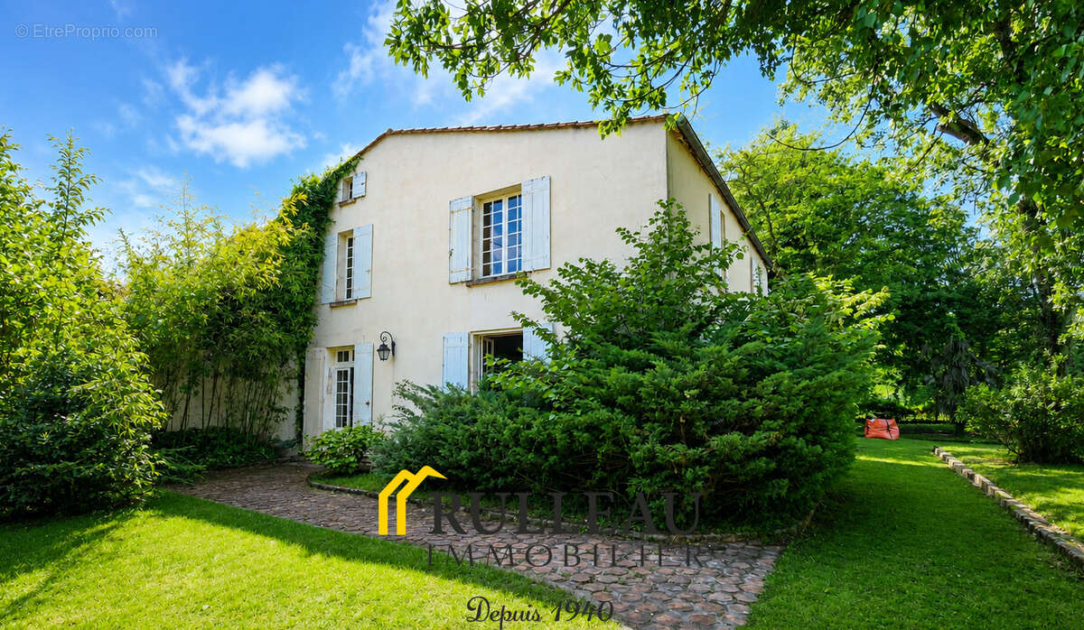 Maison à LA LANDE-DE-FRONSAC