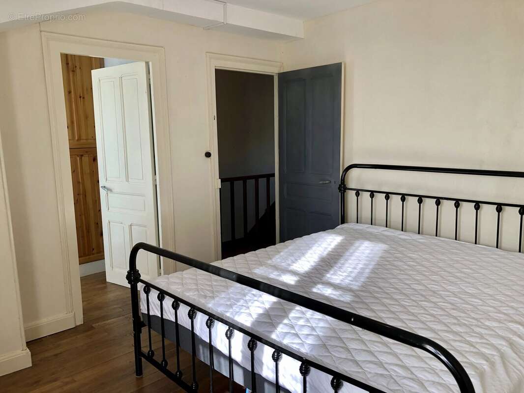 Jolie maison en pierre avec terrain et grange - photo 19