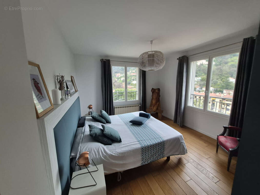 Appartement à MENTON
