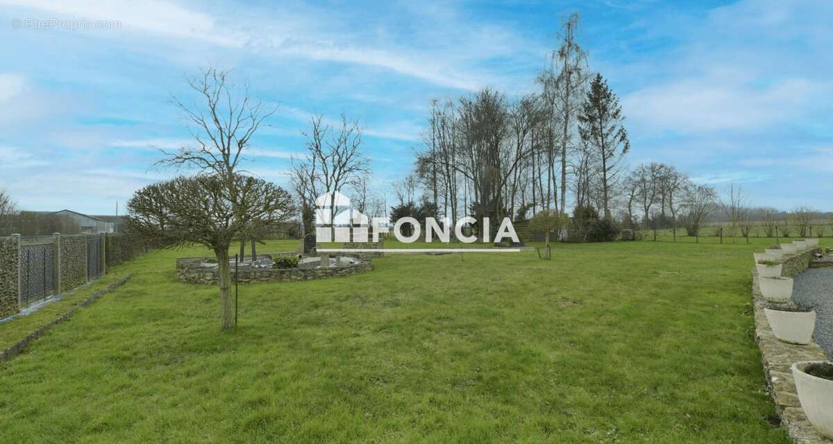 Maison à CONGE-SUR-ORNE