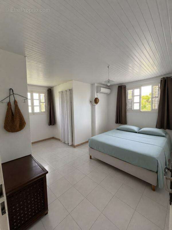 Maison T8 - 2 T4 indépendants - Le Lamentin (97232) - photo 7