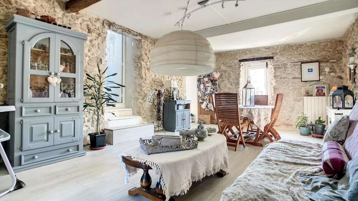 Photo 4 - Maison à MAS-SAINTES-PUELLES