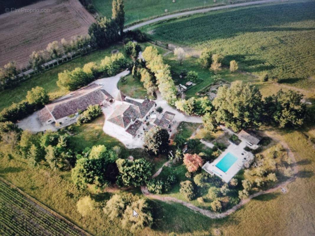 Maison à SAUVETERRE