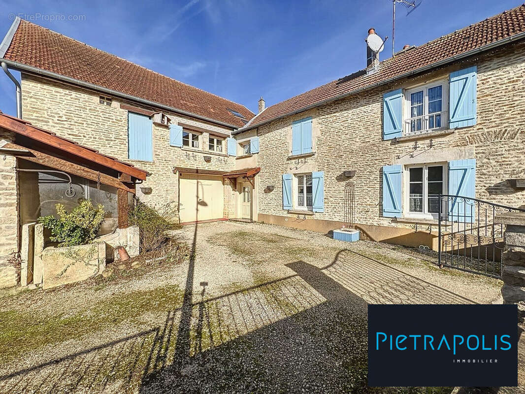 Maison à SEMOUTIERS-MONTSAON