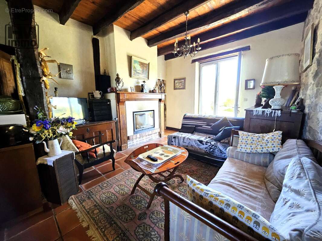 n°3 - Maison à RILHAC-LASTOURS