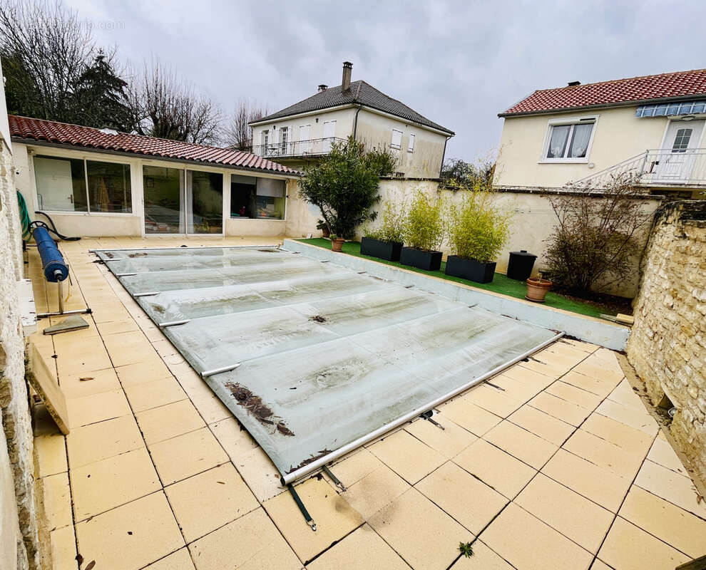 Maison à GOURDON