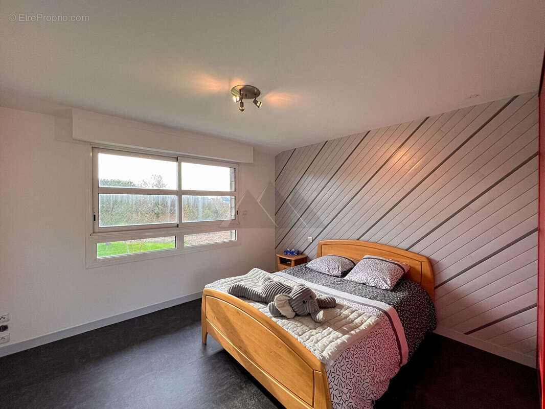 Maison à LAMPAUL-PLOUARZEL