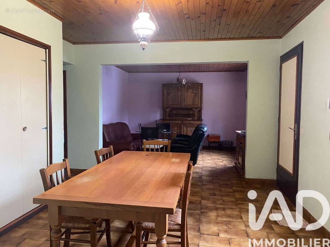 Photo 2 - Maison à CHAMPIS