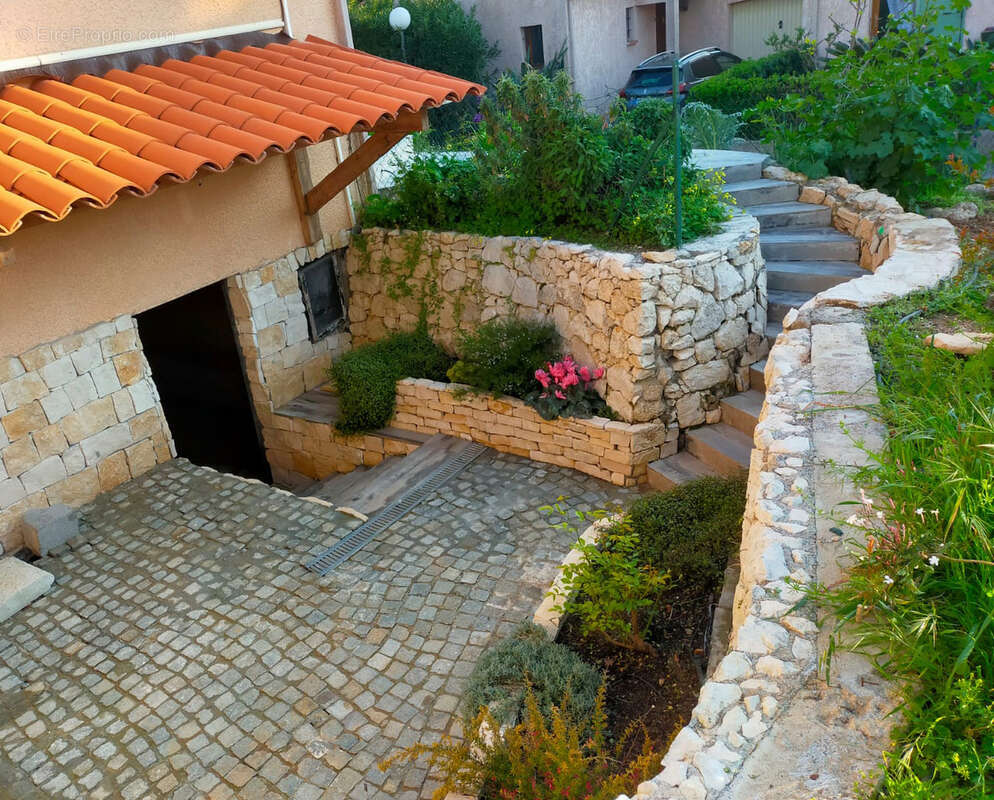 Maison à VALLAURIS