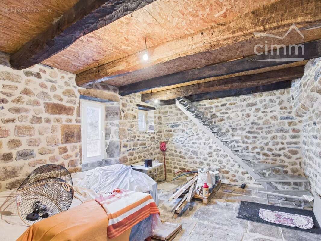 Maison à SAINT-PAUL-LE-JEUNE