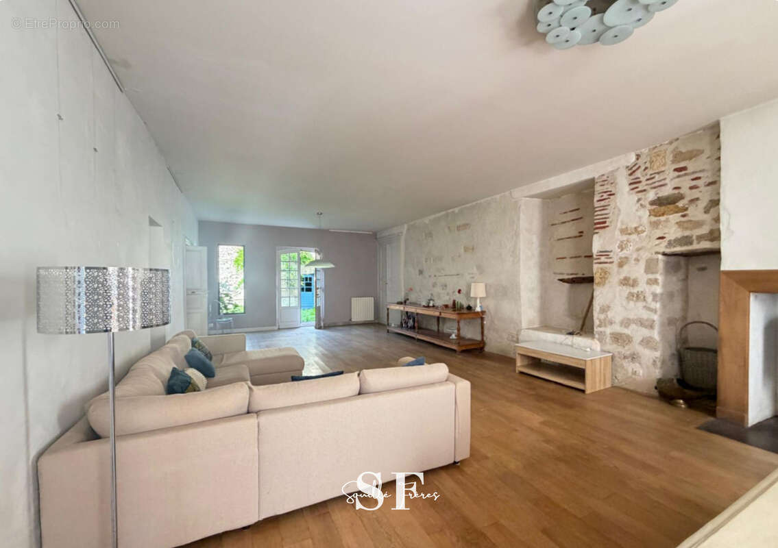 Agen rive gauche - superbe maison de caractere - photo 4