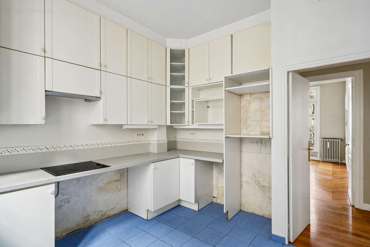 Appartement à PARIS-7E