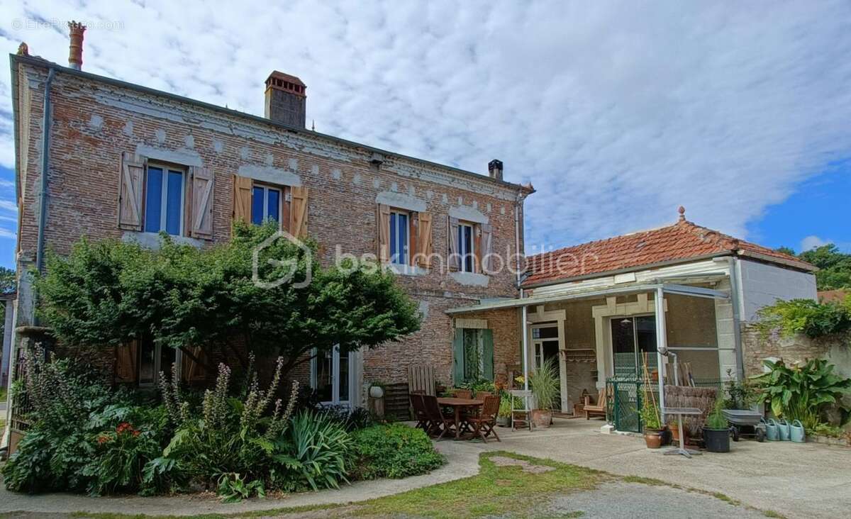 Maison à SAINT-JULIEN-EN-BORN