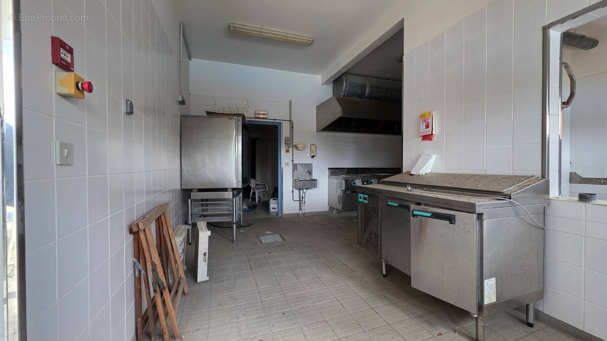 Commerce à LA TRINITE