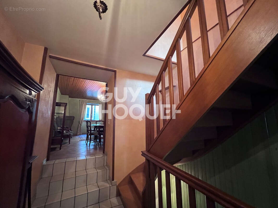 Maison à LA ROCHE-BLANCHE