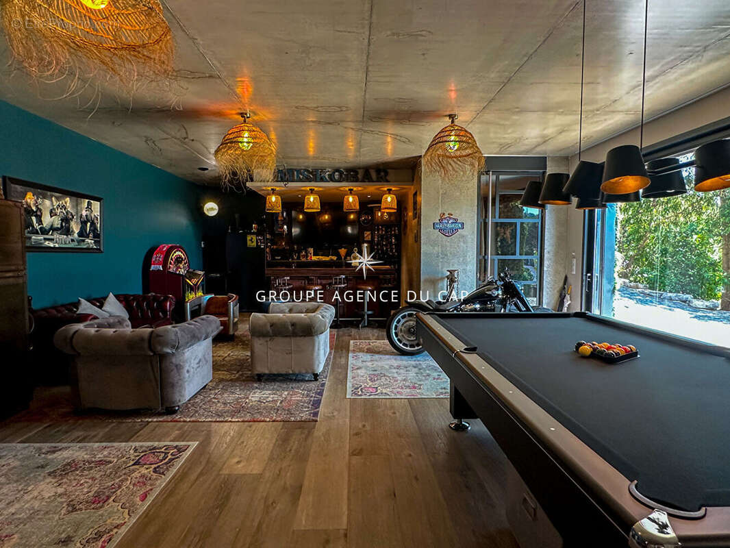 Maison à LES ISSAMBRES