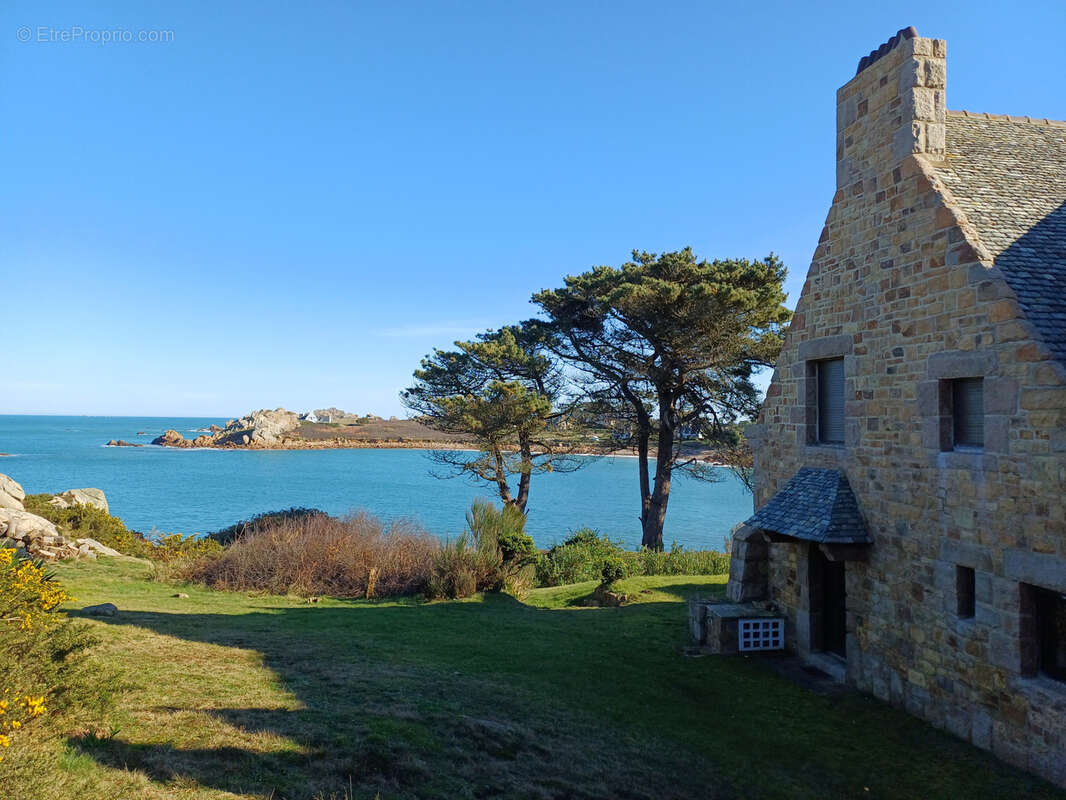 Maison à PLOUGASNOU