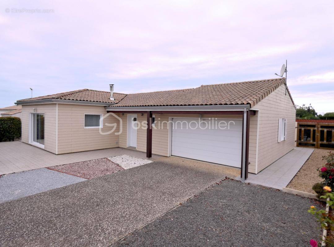 Maison à SAINT-JUST-LUZAC