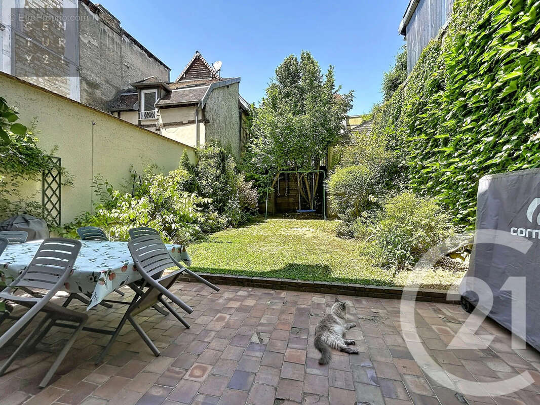 Maison 237 m² à Troyes  - photo 2