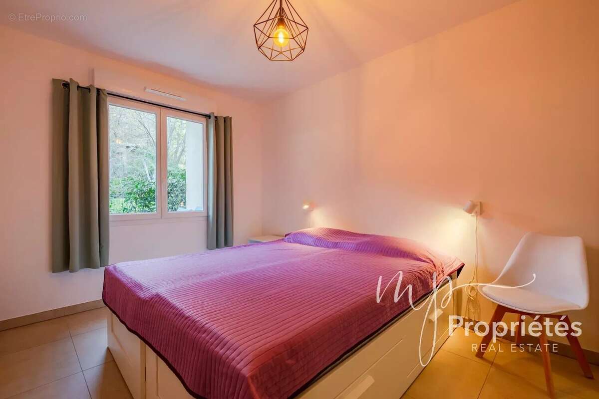 Appartement à BORMES-LES-MIMOSAS