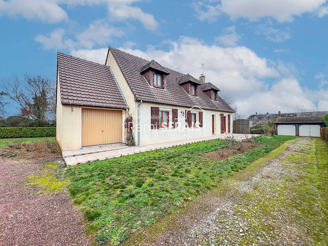 Maison à MONTMERREI