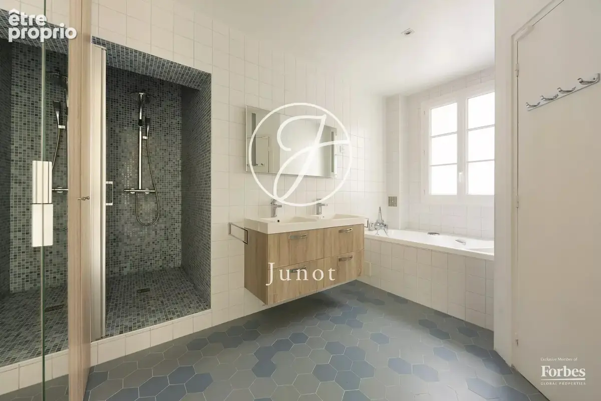 Paris 7e - GROS CAILLOU / BOSQUET - Appartement - 4 pièces - 106,21m² Carrez - 107,47m² au sol - 2 chambres - Vues sur monument - photo 17
