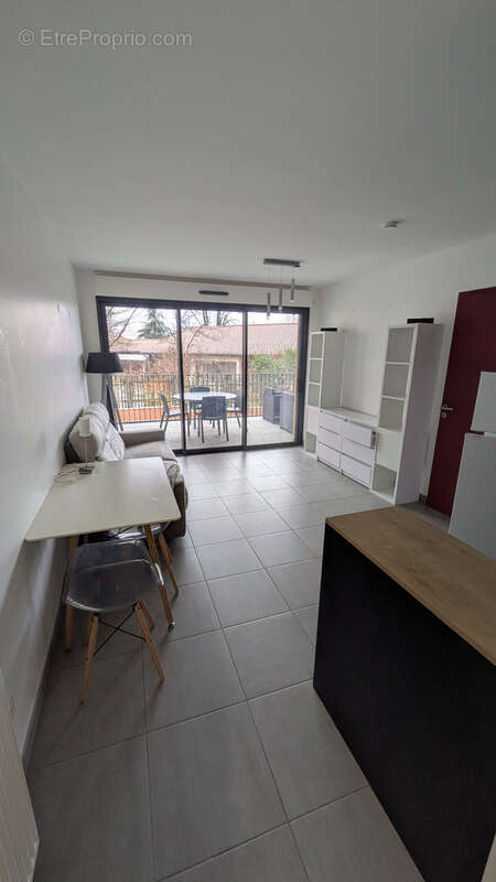 Appartement à LA TOUR-DE-SALVAGNY