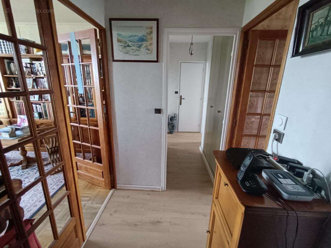 Appartement à FONTENAY-LE-FLEURY