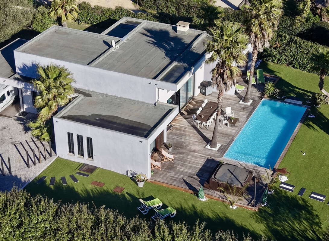 Maison à PLAN-DE-LA-TOUR