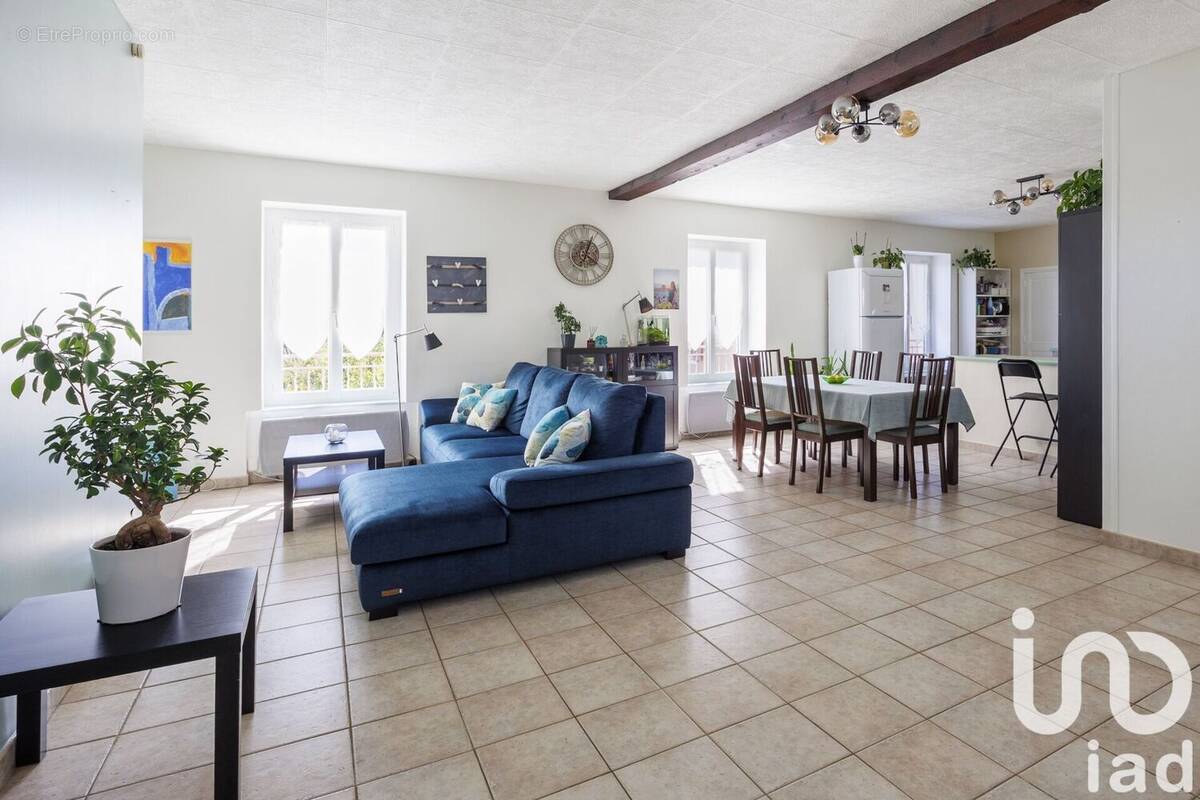 Photo 1 - Maison à SAINT-GENIS-LES-OLLIERES