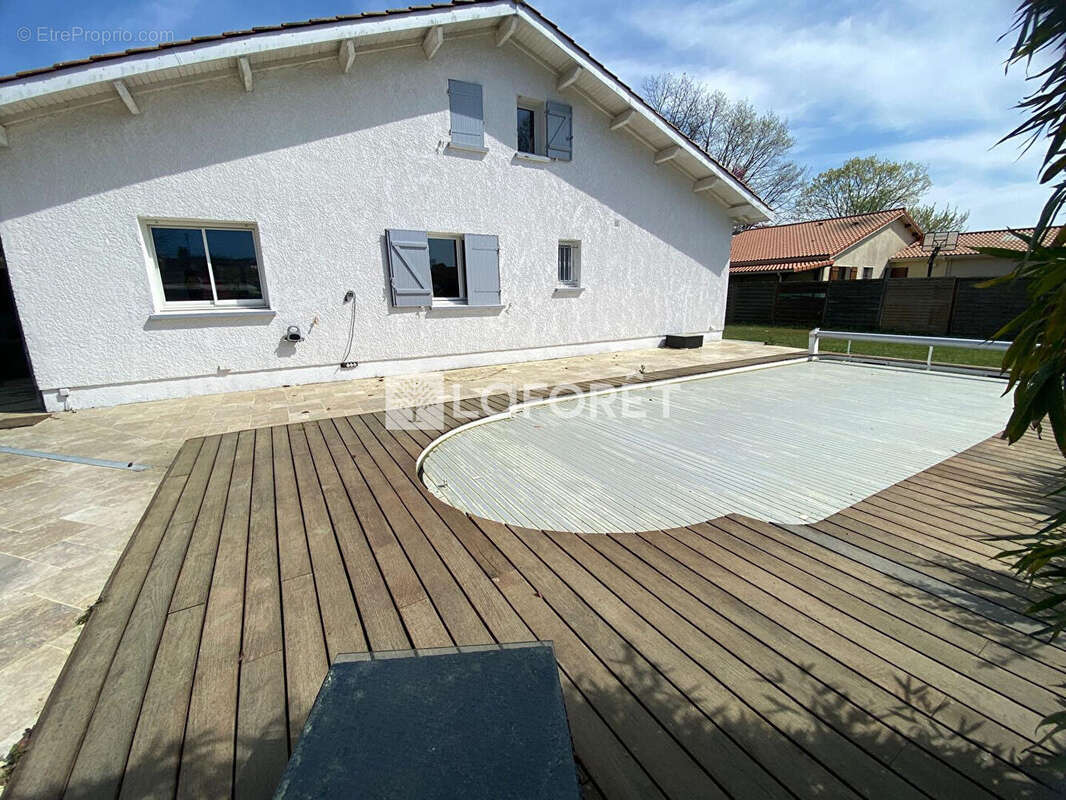 Maison à MARTIGNAS-SUR-JALLE